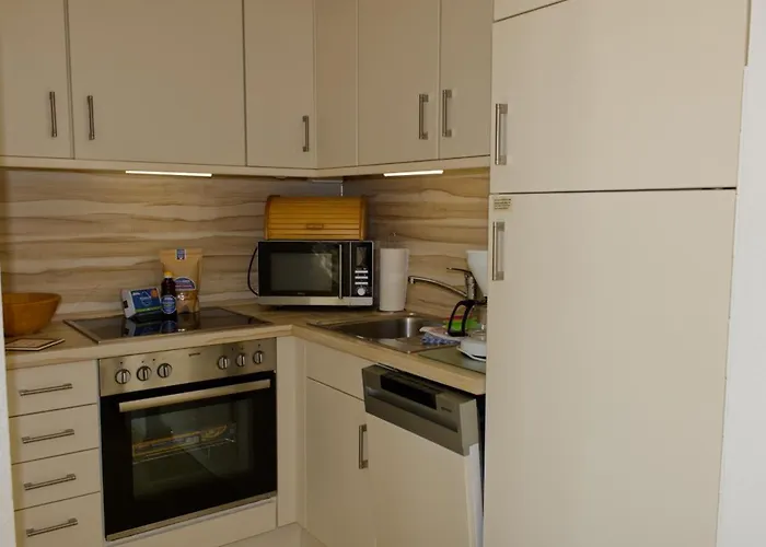 Inselblume 17 - Gemütliche Ferienwohnung mit Meerblick in der Strandburg