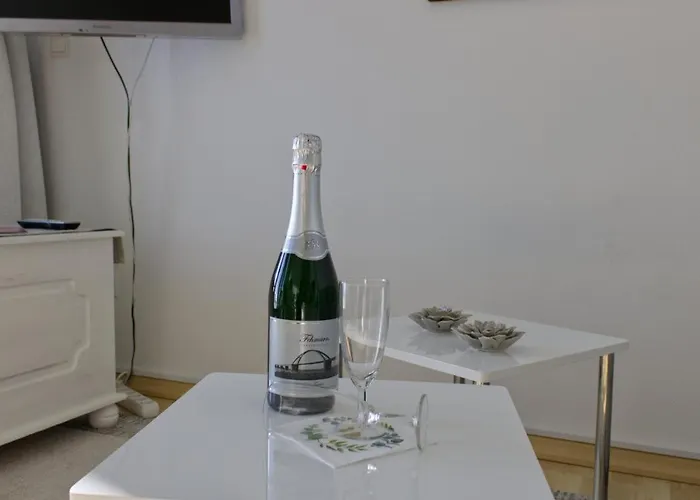 Inselblume 17 - Gemütliche Ferienwohnung mit Meerblick in der Strandburg